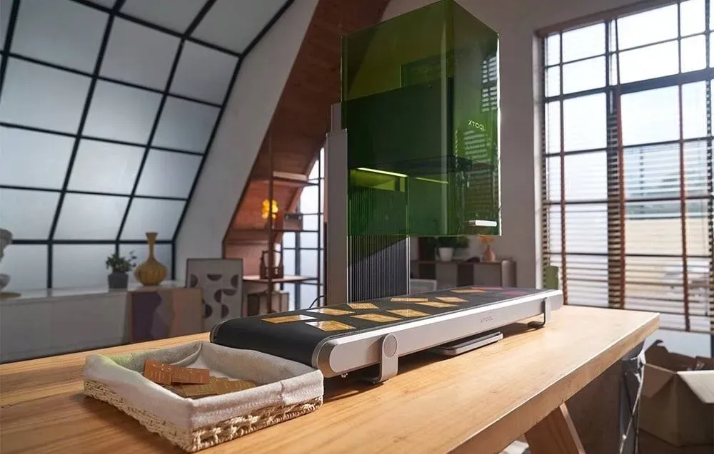 xtool-f1-ultra-conveyor