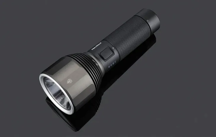 latarka-klasyczna-nextool-2000-lm-led-dlugosc-16-4-cm