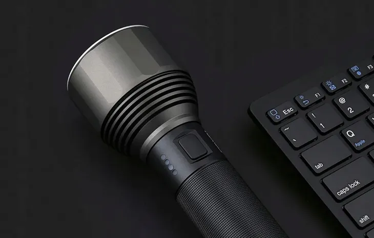 latarka-klasyczna-nextool-2000-lm-led-certyfikat-ce