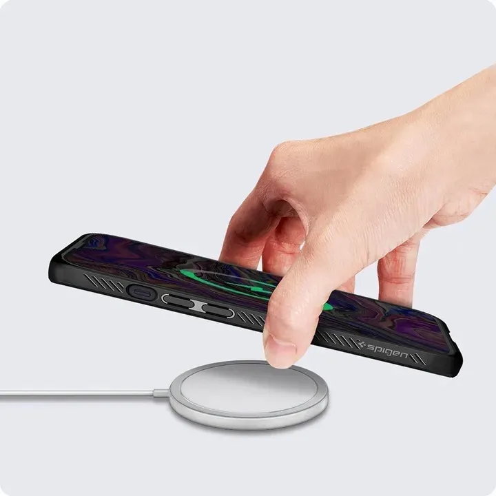 etui-do-iphone-13-spigen-liquid-air-case-obudowa