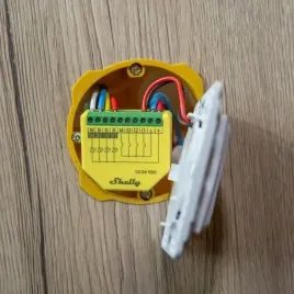 sterownik-shelly-plus-rgbw-pm-kontroler-rgbw-wifi