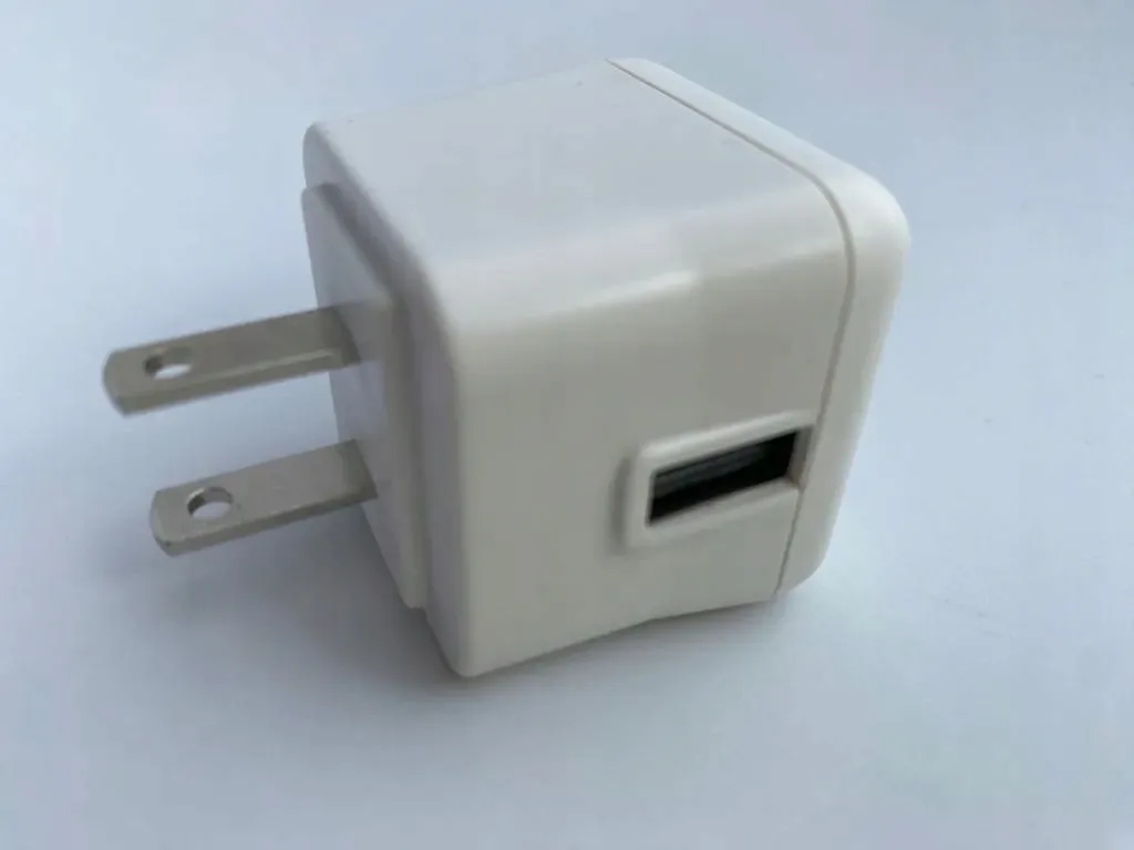 ladowarka-usb-ktec-5v-2a-us-tablet-telefon-stan-powystawowy