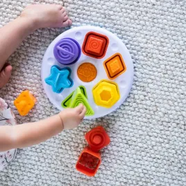 sorter-plugzy-fat-brain-toys