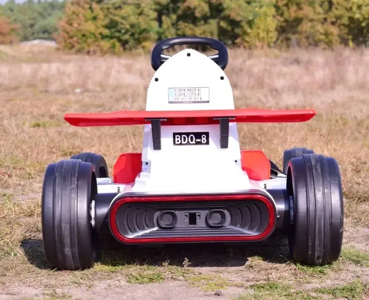 samochod-super-toys-bialy-marka-super-toys-maksymalne-obciazenie-40-kg