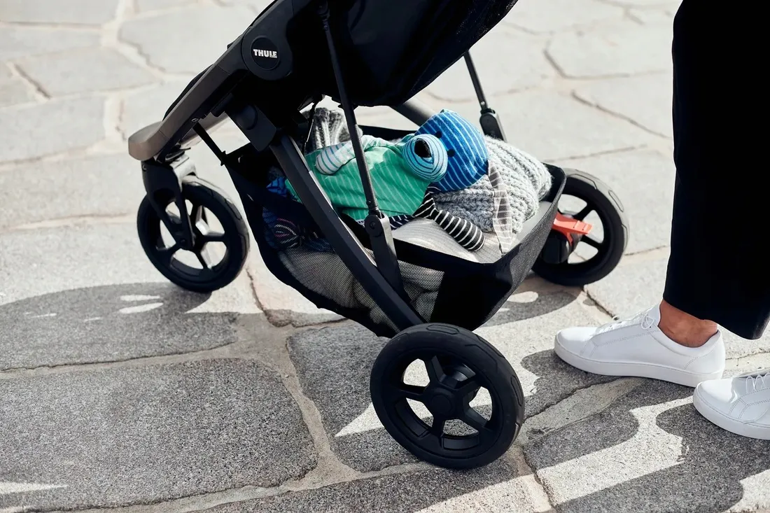 wozek-thule-spring-czarny-marka-thule