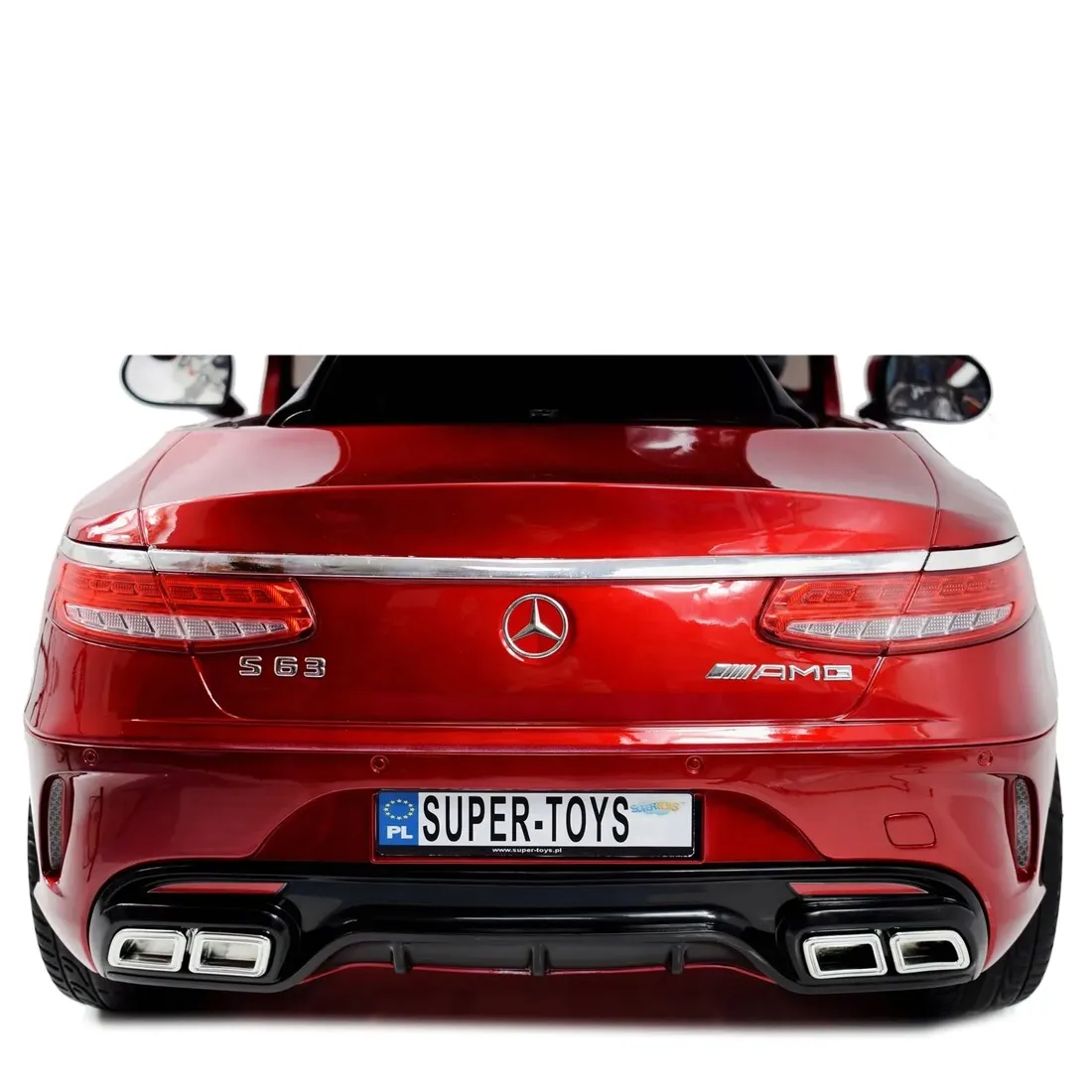 samochod-mercedes-czerwony-marka-mercedes