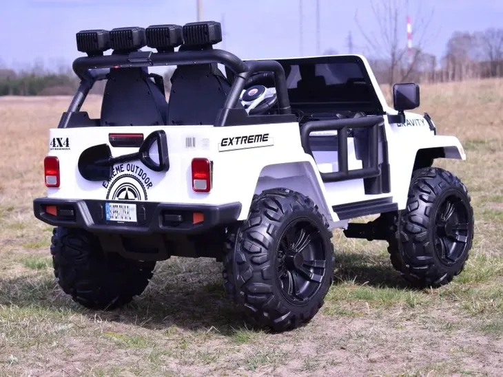 samochod-super-toys-bialy-liczba-miejsc-2