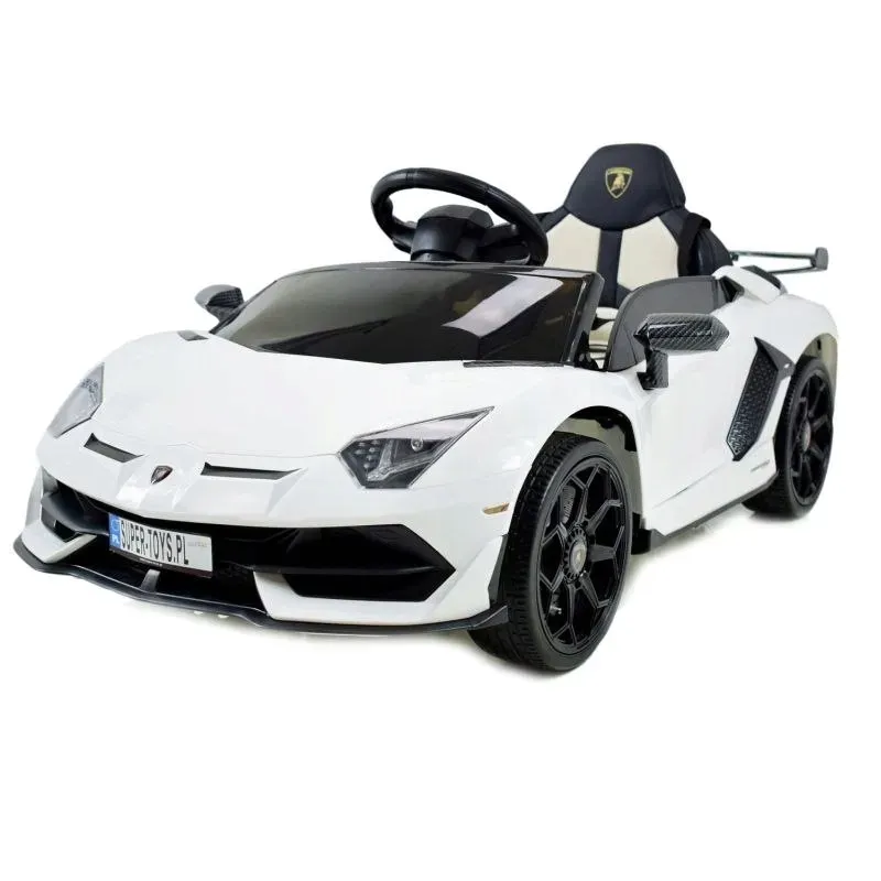 samochod-lamborghini-bialy