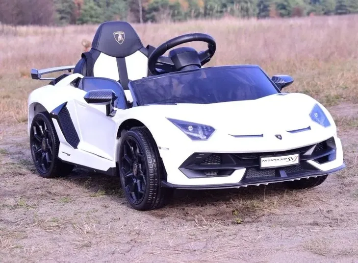 samochod-lamborghini-bialy-maksymalne-obciazenie-30-kg