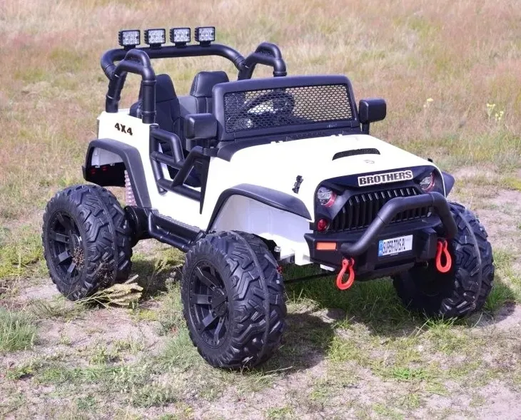 samochod-super-toys-bialy-dlugosc-pojazdu-124-cm