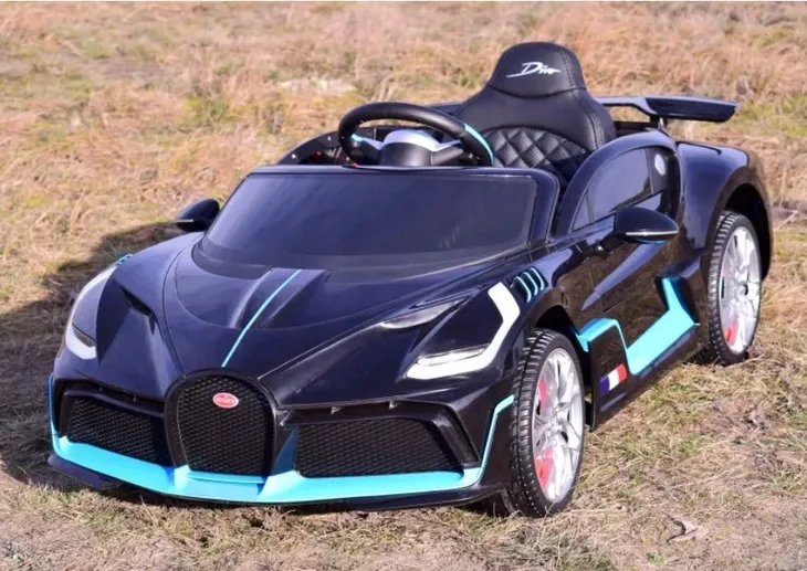 samochod-bugatti-czarny-niebieski-kolor-czarny