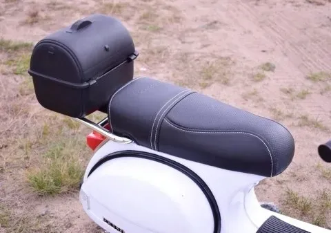 motor-vespa-bialy-do-30-kg-kolor-bialy-dlugosc-pojazdu-111-cm