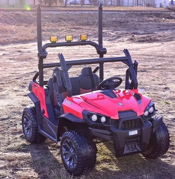 samochod-jeep-bialy-czerwony-kolor-bialy