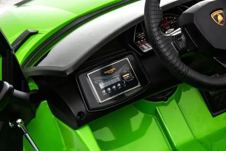 samochod-lamborghini-zielony-marka-lamborghini-wiek-dziecka-3-lata