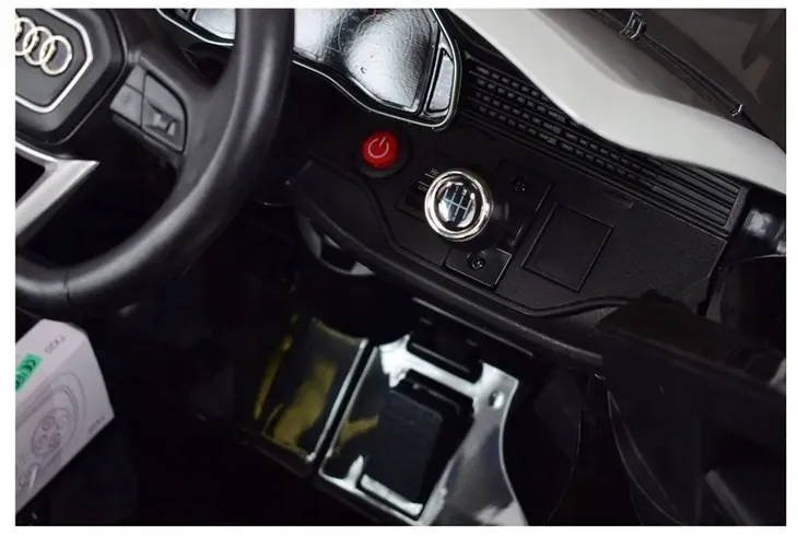 samochod-audi-czarny-szerokosc-pojazdu-66-cm