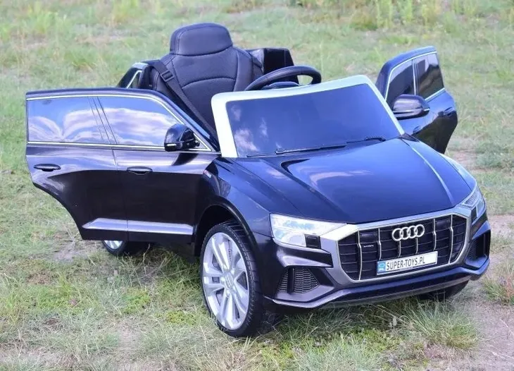 samochod-audi-czarny-certyfikaty-opinie-atesty-ce