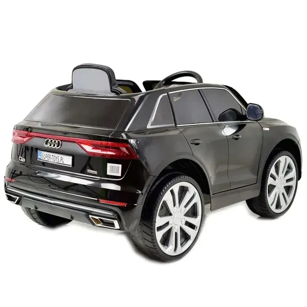 samochod-audi-czarny-marka-audi-dlugosc-pojazdu-110-cm