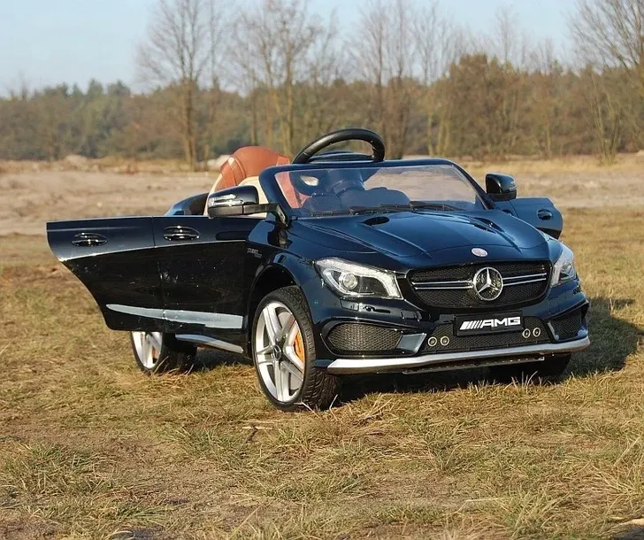 samochod-mercedes-czarny-kolor-czarny