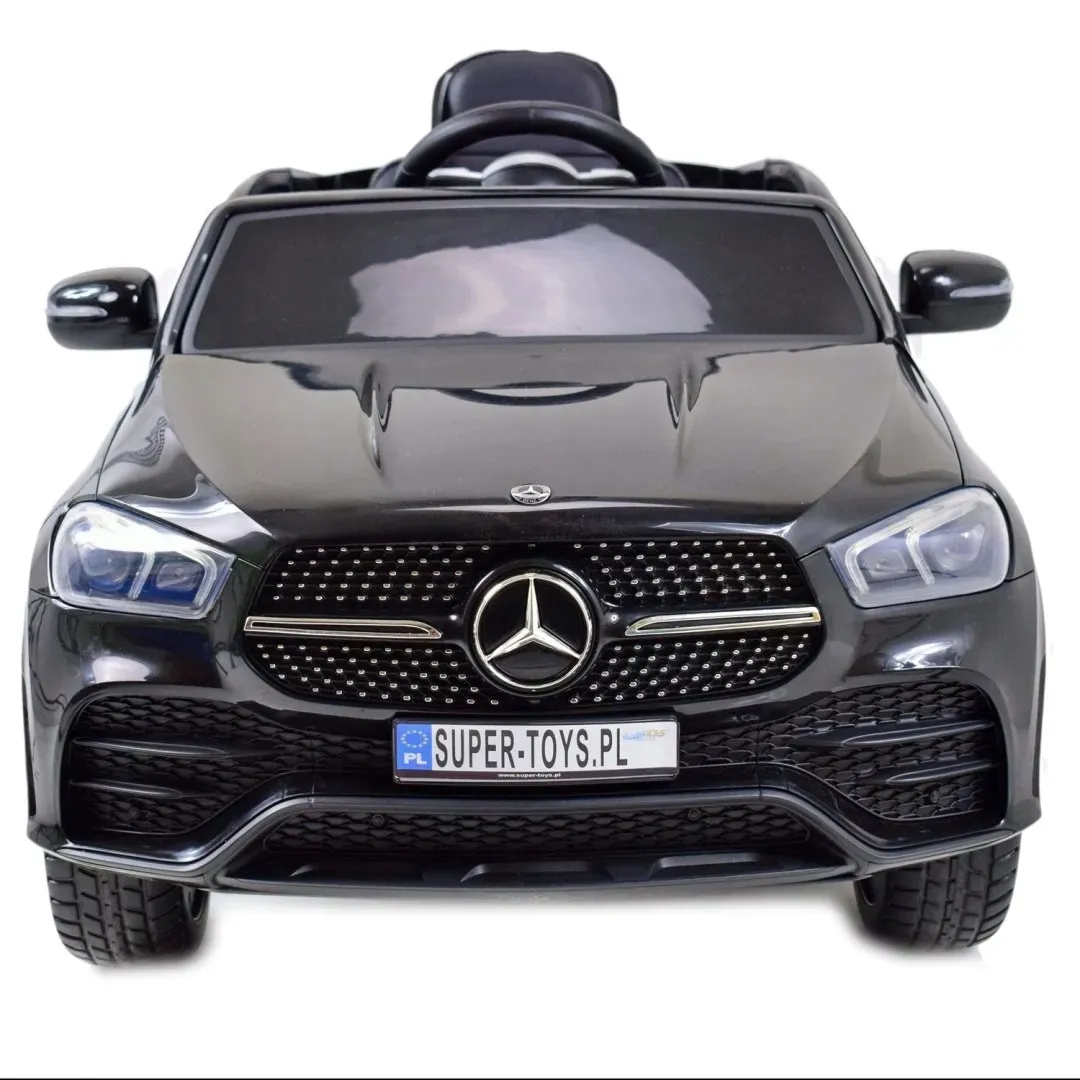 samochod-mercedes-czarny