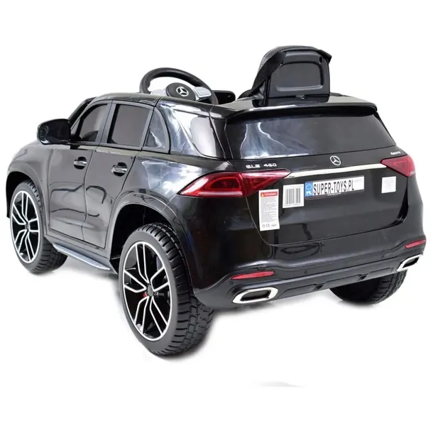 samochod-mercedes-czarny-wiek-dziecka-3-lata