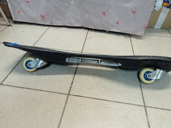 deskorolka-enero-0-niebieski-dlugosc-decku-42-cm