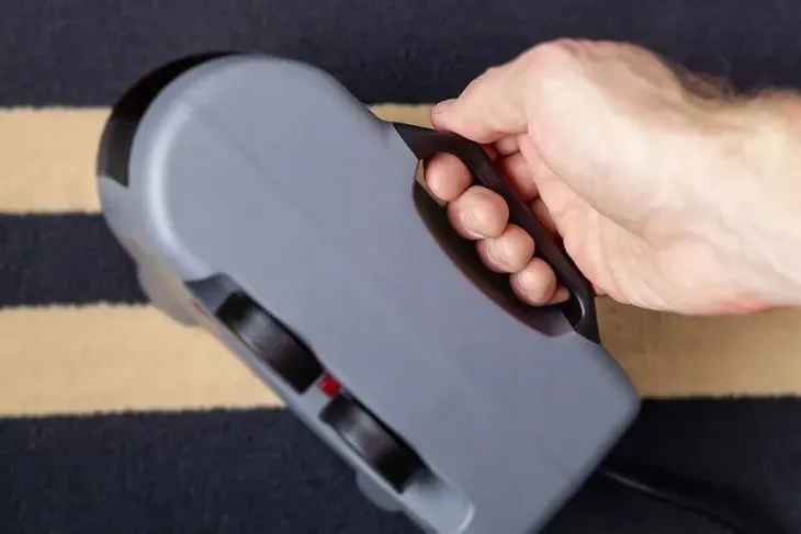 termowentylator-eldom-termii-hl8s-2000w-szary-bezpieczenstwo-nozki-antyposlizgowe