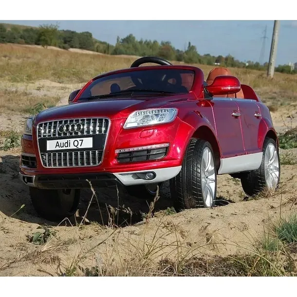 samochod-audi-czerwony-kolor-czerwony