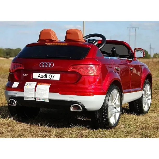 samochod-audi-czerwony-liczba-miejsc-1