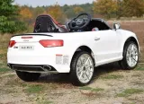 samochod-audi-bialy-marka-audi-wiek-dziecka-3-m