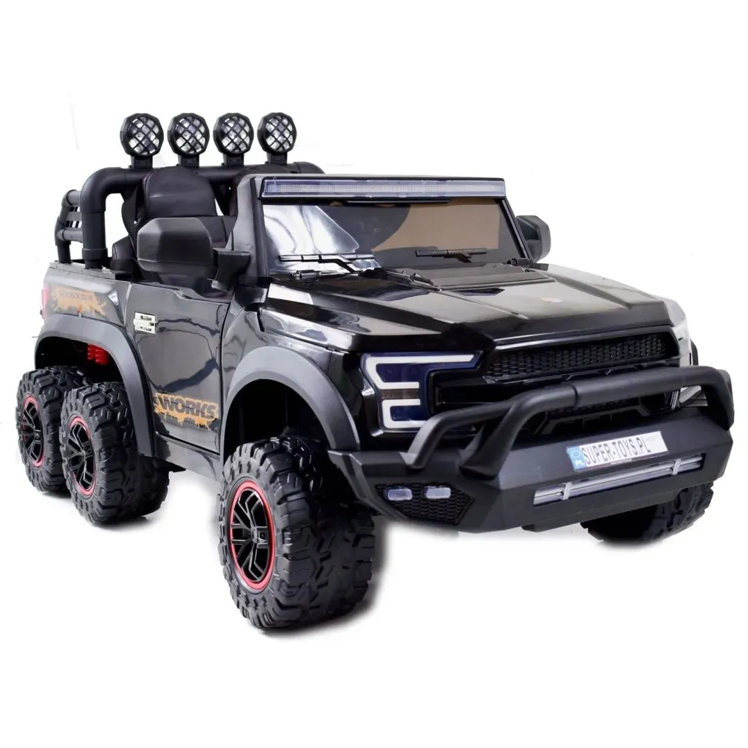 samochod-jeep-bialy-czarny-czerwony