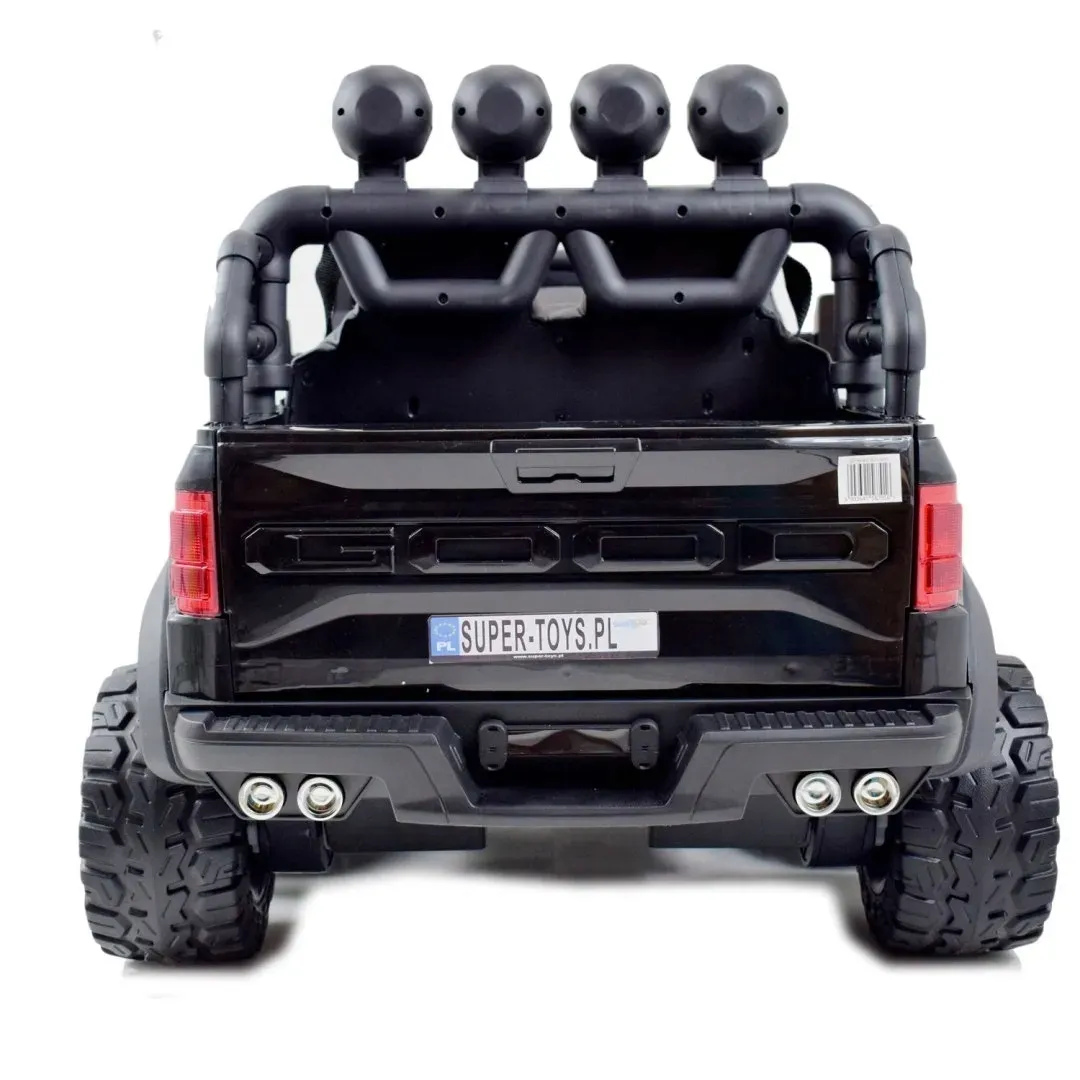 samochod-jeep-bialy-czarny-czerwony-marka-jeep