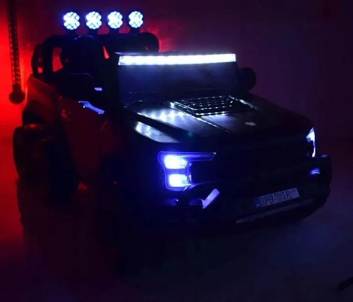samochod-jeep-bialy-czarny-czerwony-marka-jeep-dlugosc-pojazdu-115-cm