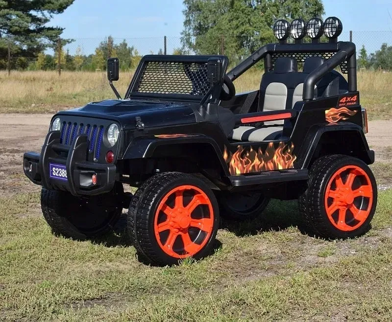 samochod-jeep-bialy-czarny-czerwony