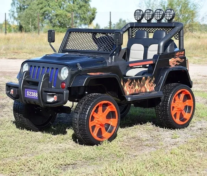 samochod-jeep-bialy-czarny-czerwony-kolor-bialy