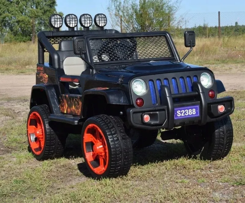 samochod-jeep-bialy-czarny-czerwony