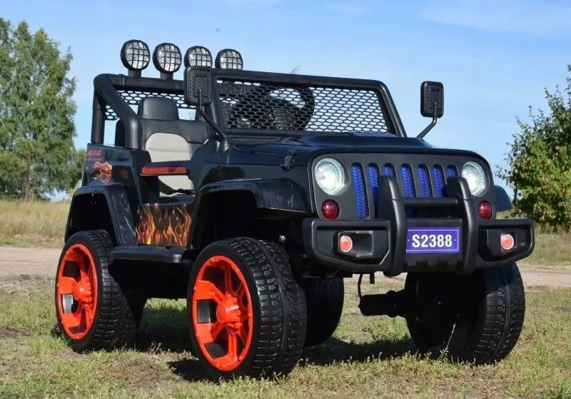 samochod-jeep-bialy-czarny-czerwony-marka-jeep