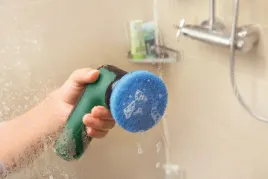 polerka-szczotka-akumulatorowa-szorowarka-myjka-universalbrush-3-6v-bosch