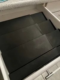 organizer-na-przyprawy-do-szuflady-stojak-wklad-na-sloiczki-z-etykietami