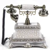 stary-retro-telefon-stacjonarny-ornament-stan-nowy