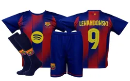 lewandowski-barcelona-stroj-pilkarski-getry-140