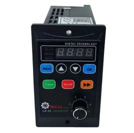 maly-miniaturowy-transformator-trojfazowy