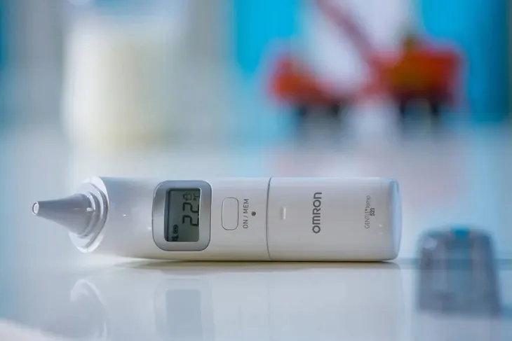 omron-termometr-eft-gentle-temp-520-miejsce-pomiaru-ucho