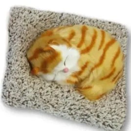 spiacy-kot-kotek-na-poduszce-jak-zywy-miauczy-miauczacy-dekoracja-zabawka