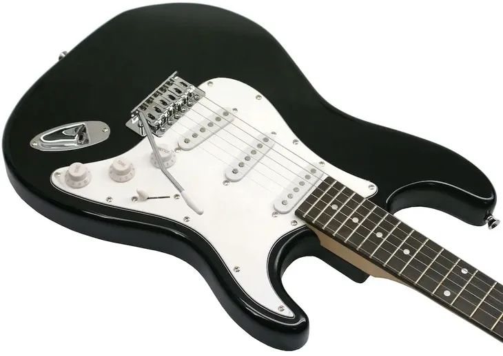 gitara-elektryczna-typu-stratocaster-dodatki-marka-echo