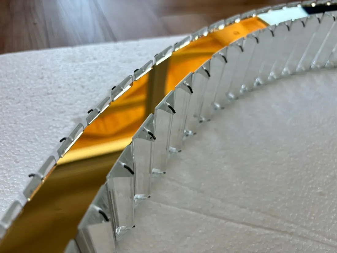 lampa-wiszaca-ringi-krysztalowa-zlota-100cm-60w-pilot-darmat-light