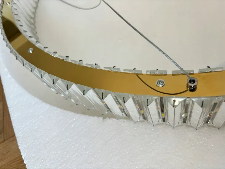 lampa-wiszaca-ringi-krysztalowa-zlota-100cm-60w-pilot-darmat-light-zasilanie-sieciowe