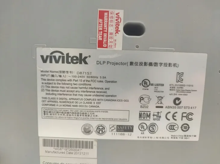 profesjonalny-projektor-vivitek-d871st-kod-producenta-d871st