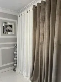 zaslona-welurowa-gladka-140x250-cm-na-przelotkach-artderia-welur-bez