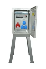 skrzynka-elektryczna-ip65-xc516wr-ze-stojakiem-16a