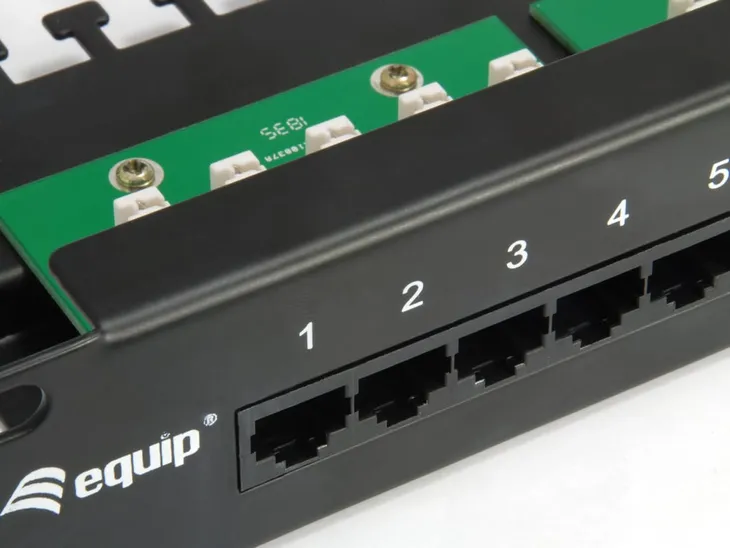 equip-125298-panel-krosowniczy-1u